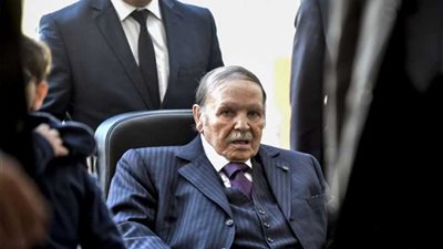 وصول طائرة بوتفليقة إلى جنيف .. وتوقعات بعودته اليوم