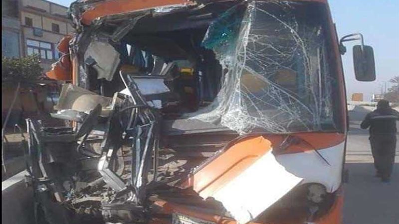 23 مصابا في تصادم