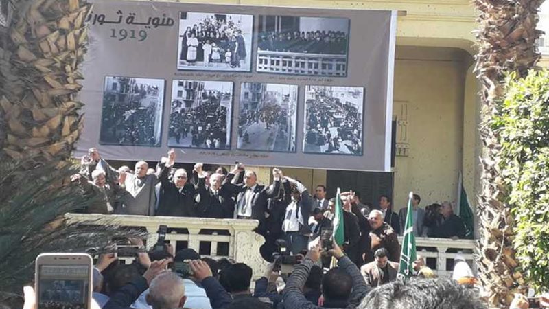 أبو شقة: ثورة 19