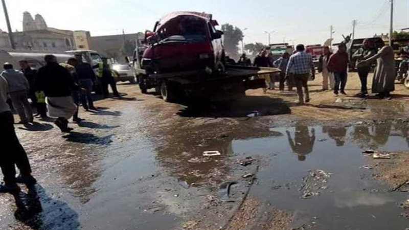 مصرع وإصابة 8 في