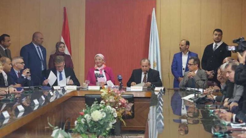 وزيرة البيئة تشهد