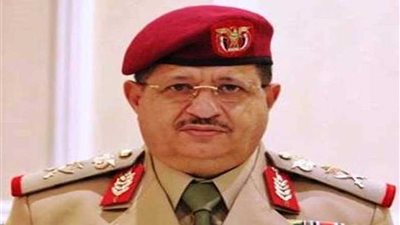 وزير الدفاع اليمني يوجه بالاستعداد لمعركة الحسم