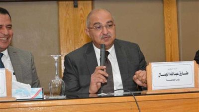 رئيس جامعة أسيوط يراجع خطة دمج ذوي الإعاقة مع زملائهم