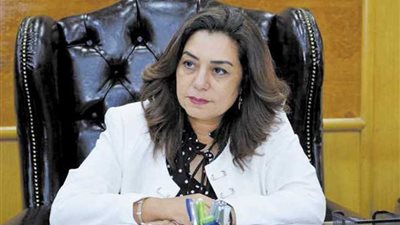 تسليم عقود بيع أراضي