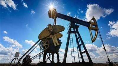 النفط يرتفع مع دعم أوبك لتخفيض الإنتاج
