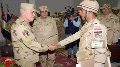 رئيس أركان حرب القوات المسلحة يشهد المرحلة الرئيسية للمشروع التكتيكي 