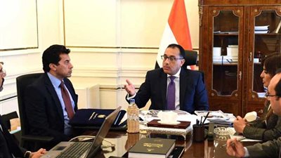 رئيس الوزراء يتابع تجهيز استادات بطولة الأمم الإفريقية