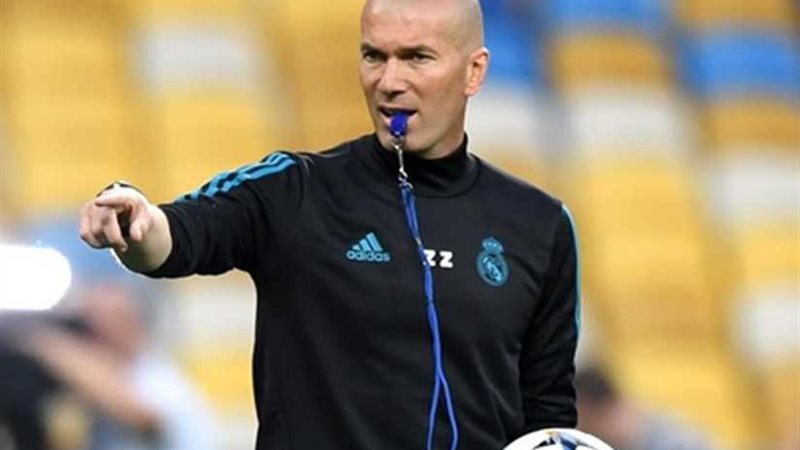 «زيدان» يعود لقيادة