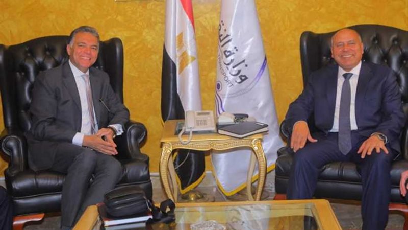 عقب وصوله لمقر الوزارة..