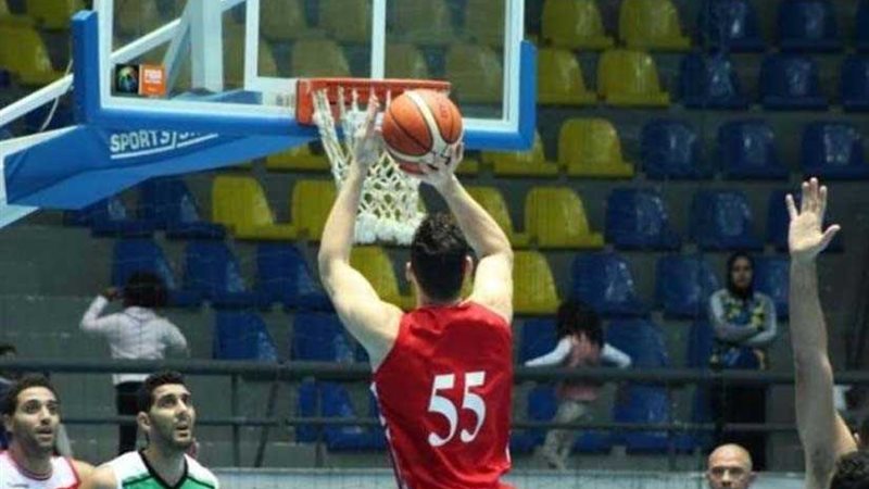 قمة بين الأحمر والأخضر