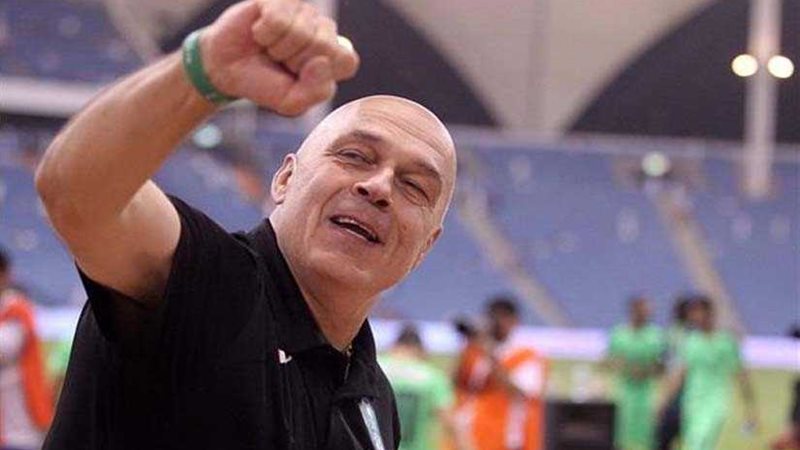 جروس يحفز اللاعبين