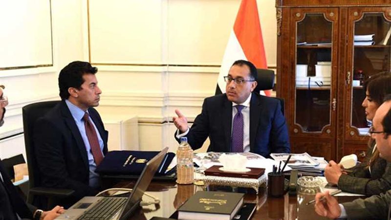 رئيس الوزراء يتابع