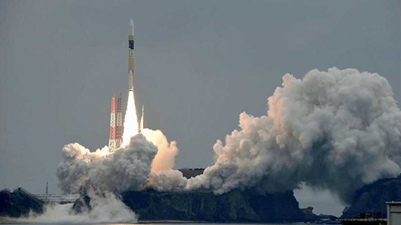 روسيا تطلق 3 أقمار