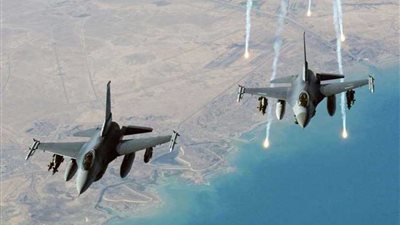 مقتل 31 مسلحا من تنظيم القاعدة في غارات جوية بـ