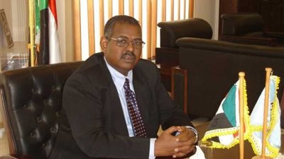 رئيس الوزراء السوداني يؤكد التزام حكومته بتنفيذ مخرجات الحوار الوطني