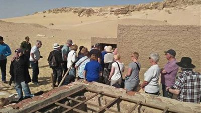 وفد ألماني يزور آثار المنيا