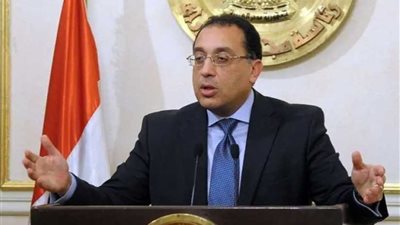 رئيس الوزراء يتفقد أعمال تطوير وتوسعة ميناء السخنة