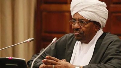 أعضاء الحكومة السودانية الجديدة يؤدون القسم أمام الرئيس البشير