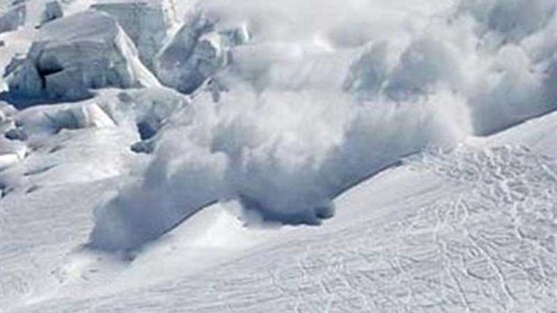 انهيار جليدي يقتل