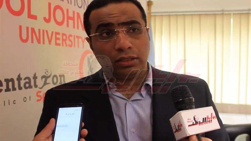 المدير التنفيذي للمركز