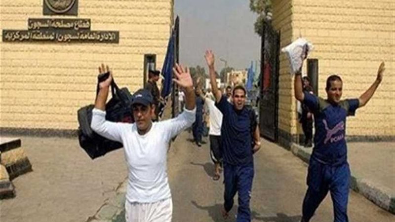الإفراج عن 413 سجينًا