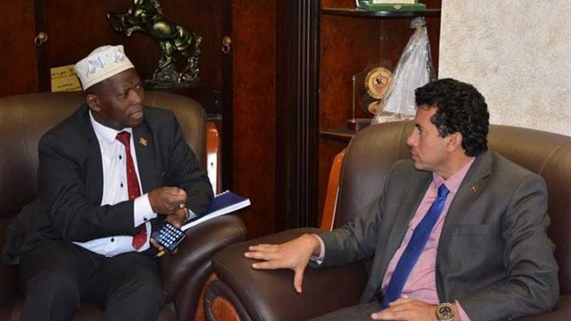 أشرف صبحي يبحث آليات