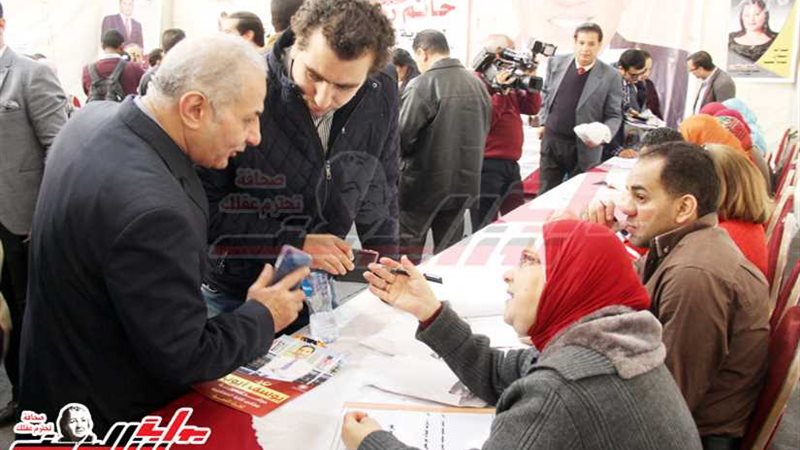 مد التصويت حتى الثامنة