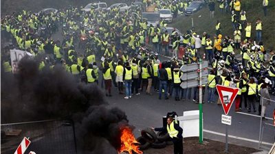 الداخلية الفرنسية: 8 آلاف متظاهر بوسط باريس بينهم 1500 فرد يتواجدون للتخريب