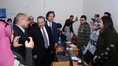 رئيس جامعة طنطا يتفقد لجان الفحص الشامل بمبادرة 