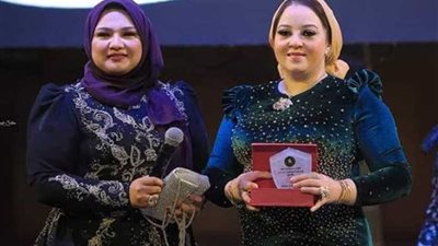 مسابقة ملكة الحجاب تكرم خبيرة التجميل 