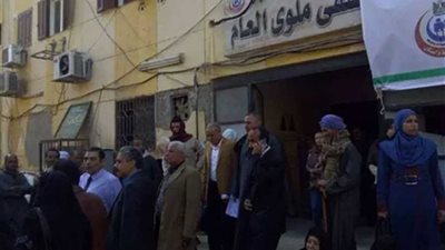 رئيس مركز ملوي بالمنيا يتابع مستوى الخدمات الطبية بالمستشفى العام