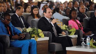 الرئيس السيسي يوضح كيفية تمكين المرأة وإتاحة الفرص للشباب