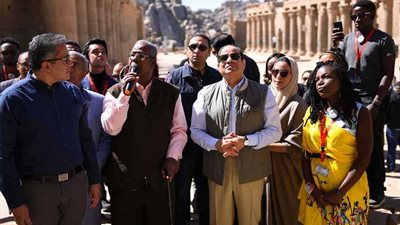 الرئيس السيسي والشباب العربي والإفريقي في جولة بمعبد فيلة 