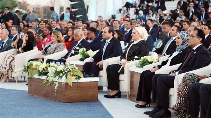 الرئيس السيسي وقرينته