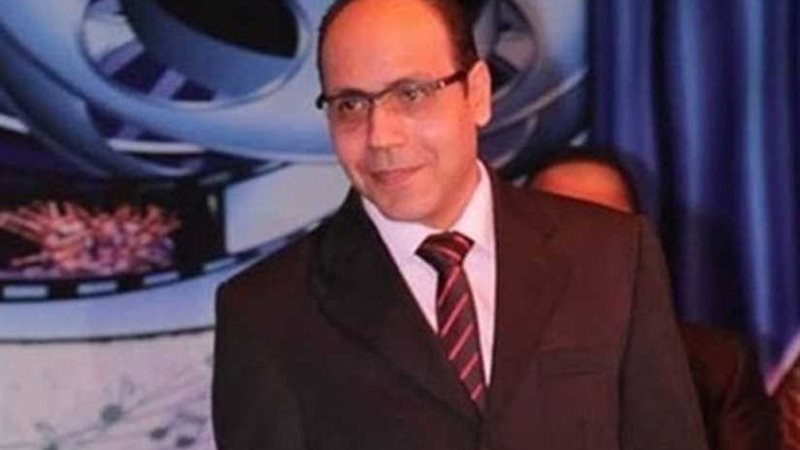 33 عرضا مسرحيا من