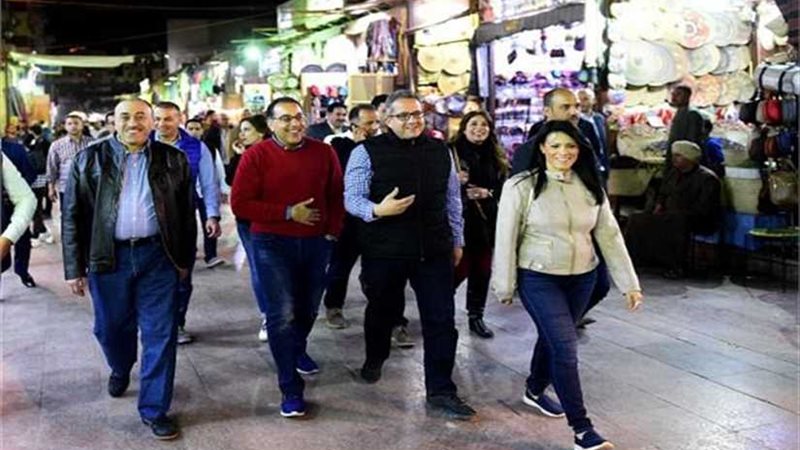 رئيس الوزراء ووزراء