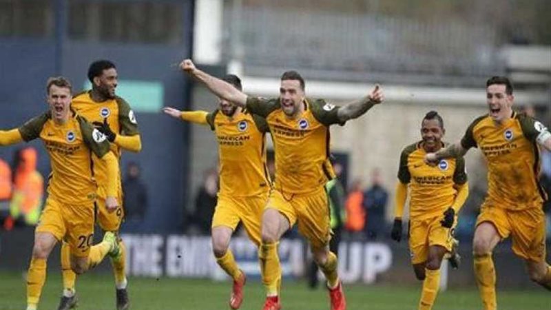 برايتون يتأهل لنصف