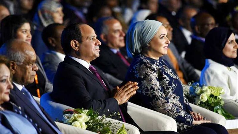 الرئيس السيسي وقرينته