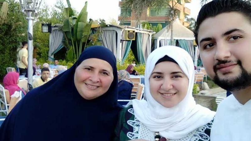 الأم المثالية بالغربية..