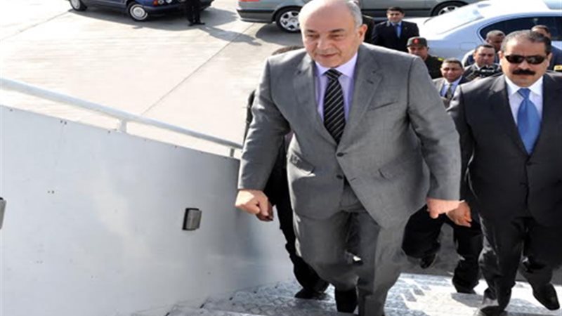 رئيس الأركان يغادر