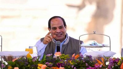 الرئيس السيسي يجري حوارًا تفاعليًا مع الشباب العربي والإفريقي بمعبد فيلة 