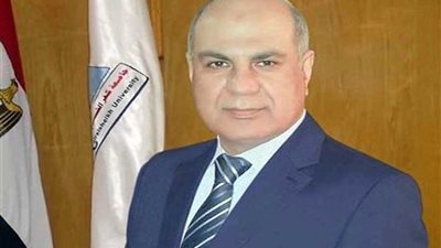 رئيس جامعة كفرالشيخ يؤكد أن عيد الأم يجسد الاعتراف بالجميل للأمهات