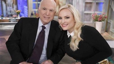 لا يعرف للموت حرمة.. يهاجم 