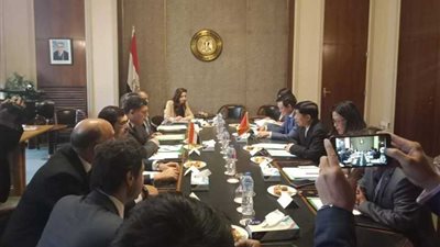 مساعد وزير الخارجية يبحث التعاون الثنائي مع نائب وزير خارجية فيتنام