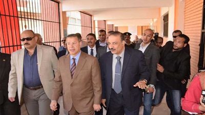 محافظ بني سويف يتفقد كونترول التعليم الفني