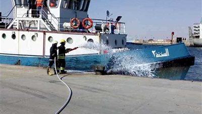 مناورة طوارئ بميناء السويس للتعرف على درجة استعداد أفراد السلامة