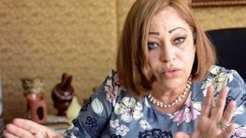 منى عمر : ملتقى الشباب