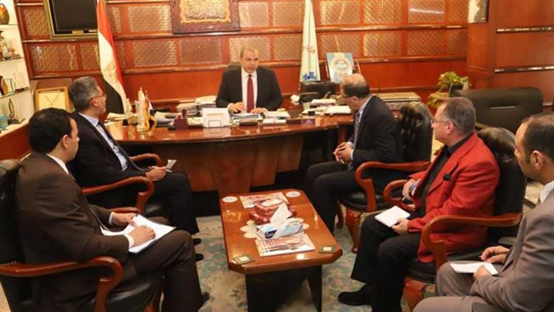 بوليصة تأمين للمصريين