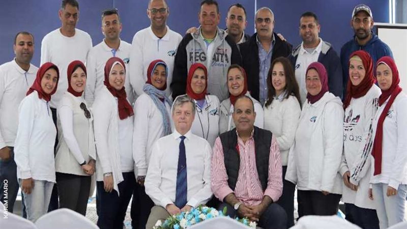 18 حكمًا يحصلون على