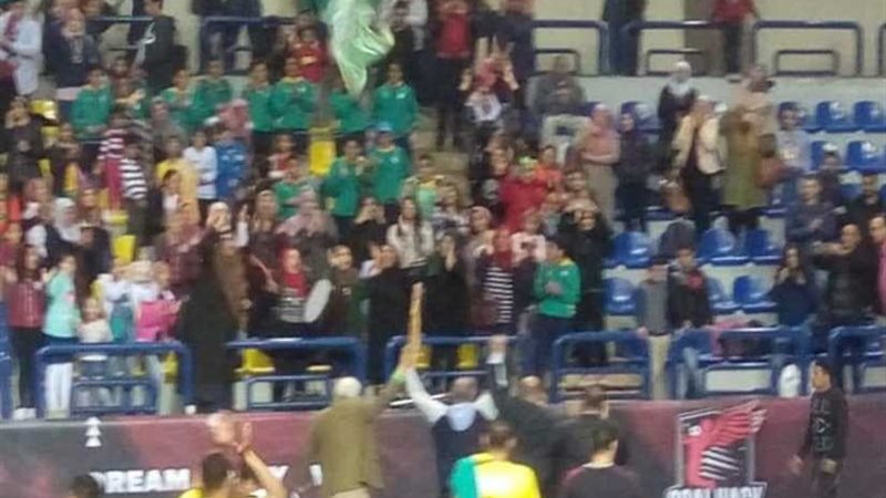 يد حدائق الأهرام